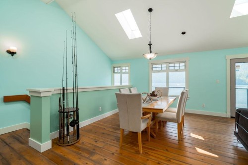 29 Croker Island E, North Vancouver, BC - Indoor Photo Showing Dining Room