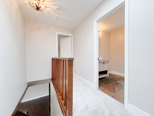 North Vancouver, BC - Indoor Photo Showing Other Room