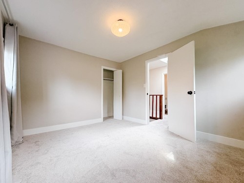North Vancouver, BC - Indoor Photo Showing Other Room