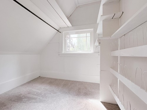 North Vancouver, BC - Indoor Photo Showing Other Room