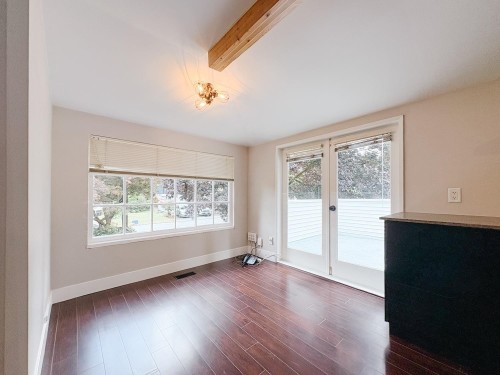 North Vancouver, BC - Indoor Photo Showing Other Room