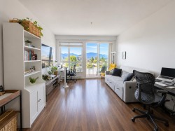 PH15-5388 Grimmer Street Burnaby, BC V5H 0B9