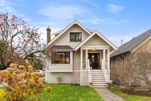 3095 5Th Avenue W, Vancouver, BC - Outdoor With Facade