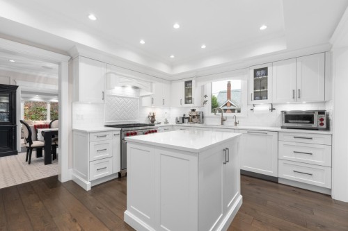 3095 5Th Avenue W, Vancouver, BC - Indoor Photo Showing Kitchen With Upgraded Kitchen