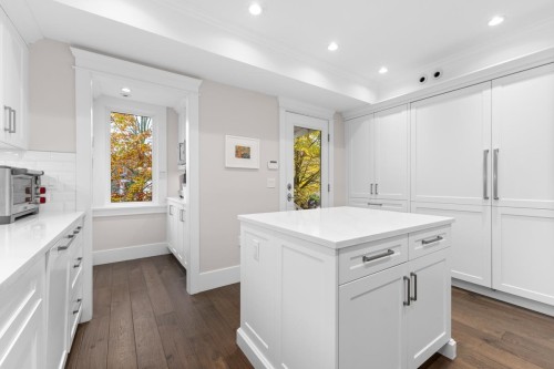 3095 5Th Avenue W, Vancouver, BC - Indoor Photo Showing Kitchen
