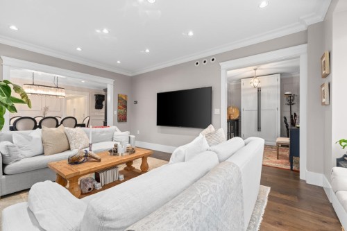 3095 5Th Avenue W, Vancouver, BC - Indoor Photo Showing Living Room