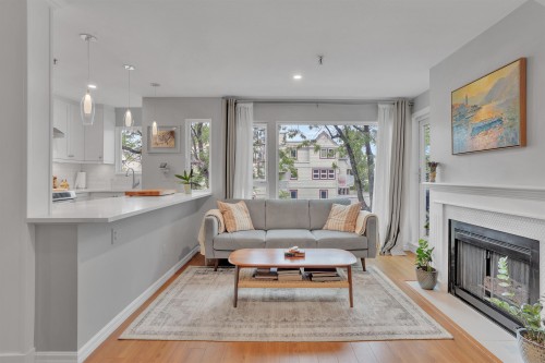 315-2020 8th Avenue W Vancouver, BC V6J 1W5
