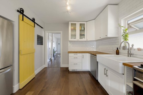 268 Nanaimo Street N, Vancouver, BC - Indoor Photo Showing Kitchen With Upgraded Kitchen