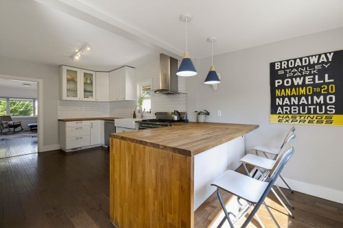 268 Nanaimo Street N, Vancouver, BC - Indoor Photo Showing Kitchen