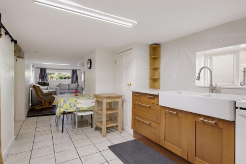 268 Nanaimo Street N, Vancouver, BC - Indoor