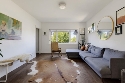 268 Nanaimo Street N, Vancouver, BC - Indoor Photo Showing Living Room