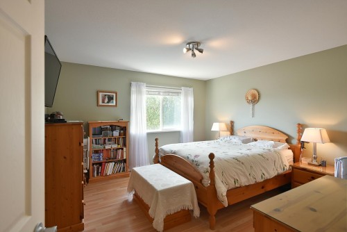6317 Samron Road, Sechelt, BC - Indoor Photo Showing Bedroom