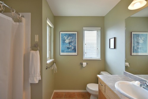 6317 Samron Road, Sechelt, BC - Indoor Photo Showing Bathroom
