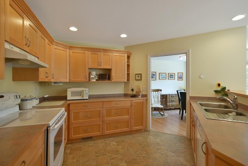 6317 Samron Road, Sechelt, BC - Indoor Photo Showing Kitchen With Double Sink