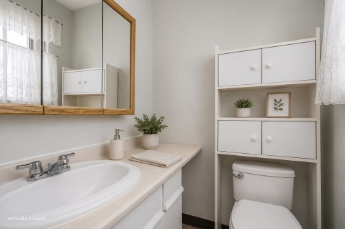 4630 44B Avenue, Delta, BC - Indoor Photo Showing Bathroom