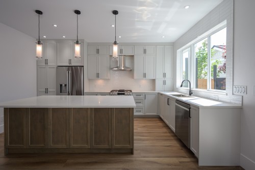 4884 42A Avenue, Delta, BC - Indoor Photo Showing Kitchen With Upgraded Kitchen