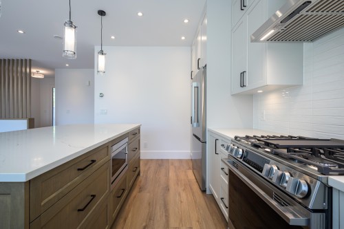 4884 42A Avenue, Delta, BC - Indoor Photo Showing Kitchen With Stainless Steel Kitchen With Upgraded Kitchen