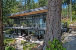 6043 Coracle Drive Sechelt, BC V7Z 0C9