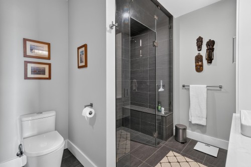 6043 Coracle Drive, Sechelt, BC - Indoor Photo Showing Bathroom
