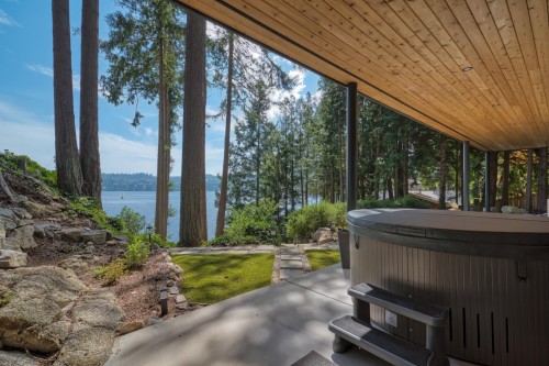 6043 Coracle Drive, Sechelt, BC - Outdoor