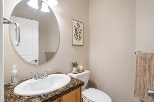 1124 Rochester Avenue, Coquitlam, BC - Indoor Photo Showing Bathroom
