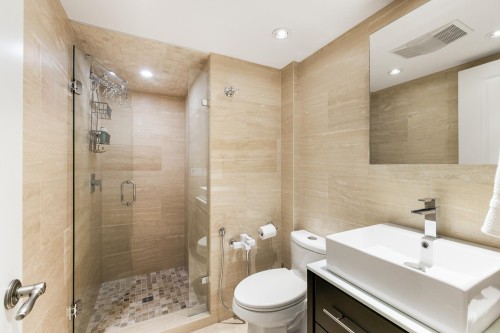 1924 Fulton Avenue, West Vancouver, BC - Indoor Photo Showing Bathroom