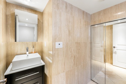 1924 Fulton Avenue, West Vancouver, BC - Indoor Photo Showing Bathroom