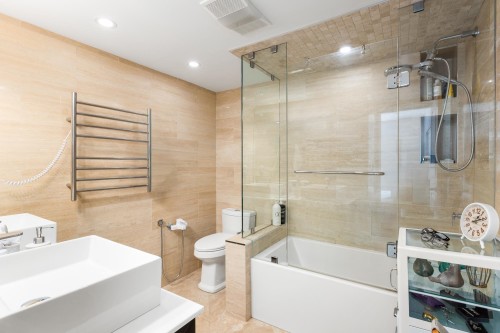 1924 Fulton Avenue, West Vancouver, BC - Indoor Photo Showing Bathroom