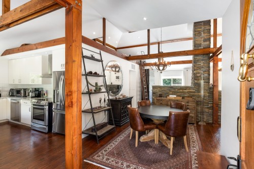 1924 Fulton Avenue, West Vancouver, BC - Indoor