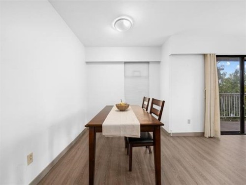 301-11957 223 Street, Maple Ridge, BC - Indoor Photo Showing Dining Room
