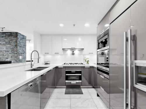 1211 Cordova Street W, Vancouver, BC - Indoor Photo Showing Kitchen With Double Sink With Upgraded Kitchen