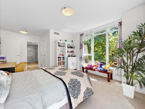 1211 Cordova Street W, Vancouver, BC - Indoor Photo Showing Bedroom