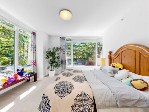 1211 Cordova Street W, Vancouver, BC - Indoor Photo Showing Bedroom