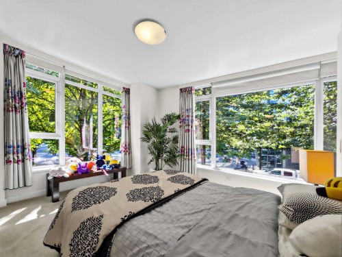 1211 Cordova Street W, Vancouver, BC - Indoor Photo Showing Bedroom