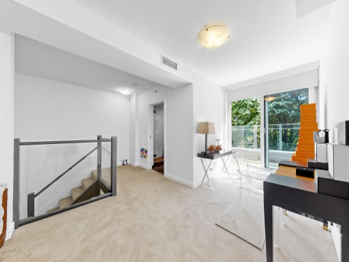 1211 Cordova Street W, Vancouver, BC - Indoor Photo Showing Other Room