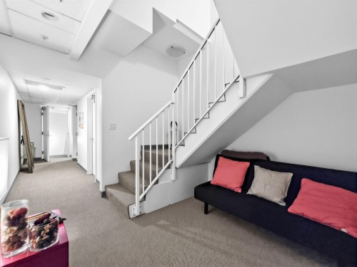 1211 Cordova Street W, Vancouver, BC - Indoor Photo Showing Other Room