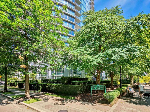 1211 Cordova Street W, Vancouver, BC - Outdoor