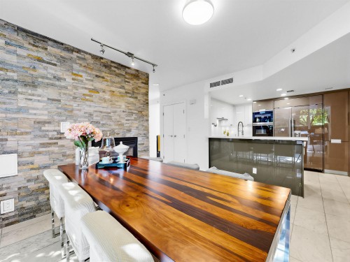 1211 Cordova Street W, Vancouver, BC - Indoor