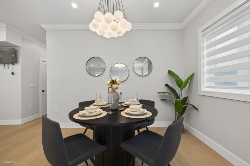 1-2035 51St E, Vancouver, BC - Indoor Photo Showing Dining Room