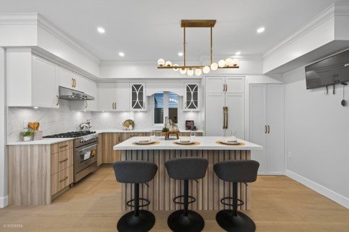1-2035 51St E, Vancouver, BC - Indoor Photo Showing Kitchen With Upgraded Kitchen