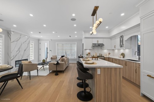 1-2035 51St E, Vancouver, BC - Indoor Photo Showing Kitchen With Upgraded Kitchen