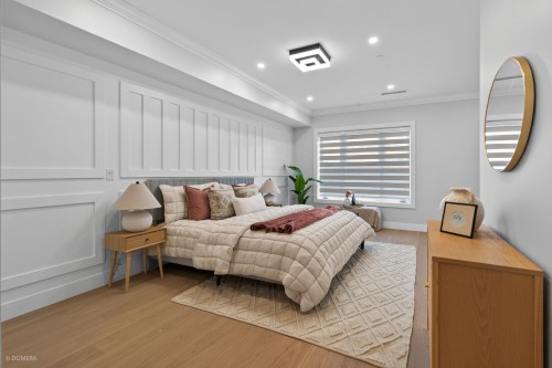 1-2035 51St E, Vancouver, BC - Indoor Photo Showing Bedroom