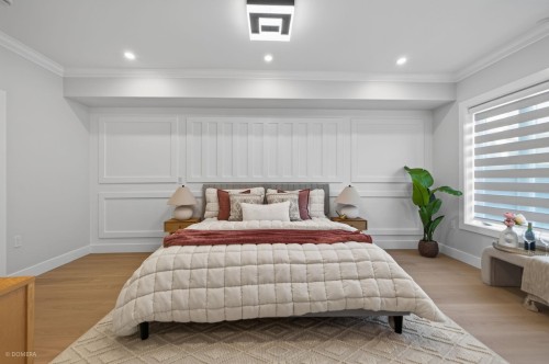 1-2035 51St E, Vancouver, BC - Indoor Photo Showing Bedroom