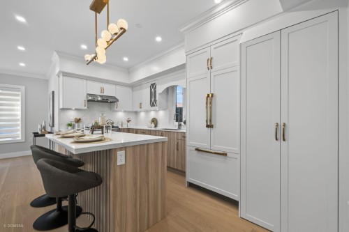 1-2035 51St E, Vancouver, BC - Indoor Photo Showing Kitchen With Upgraded Kitchen