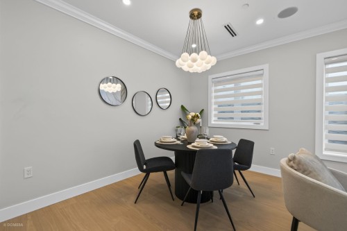 1-2035 51St E, Vancouver, BC - Indoor Photo Showing Dining Room