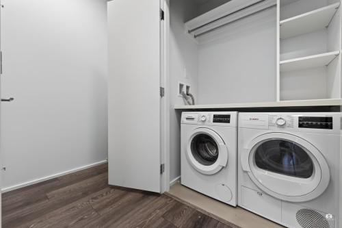 2709-1955 Alpha Way, Burnaby, BC - Indoor Photo Showing Laundry Room