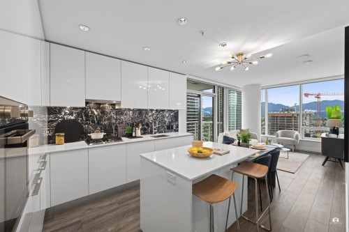 2709-1955 Alpha Way, Burnaby, BC - Indoor Photo Showing Kitchen With Upgraded Kitchen