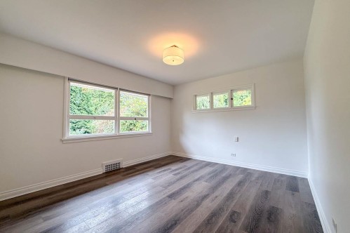 555 Stevens Drive, West Vancouver, BC 