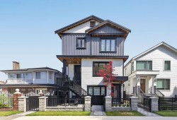 2-2035 51st Street  Vancouver, BC V5P 1W2
