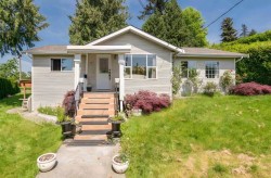 1875 Coleman Avenue  Coquitlam, BC V3K 1B5